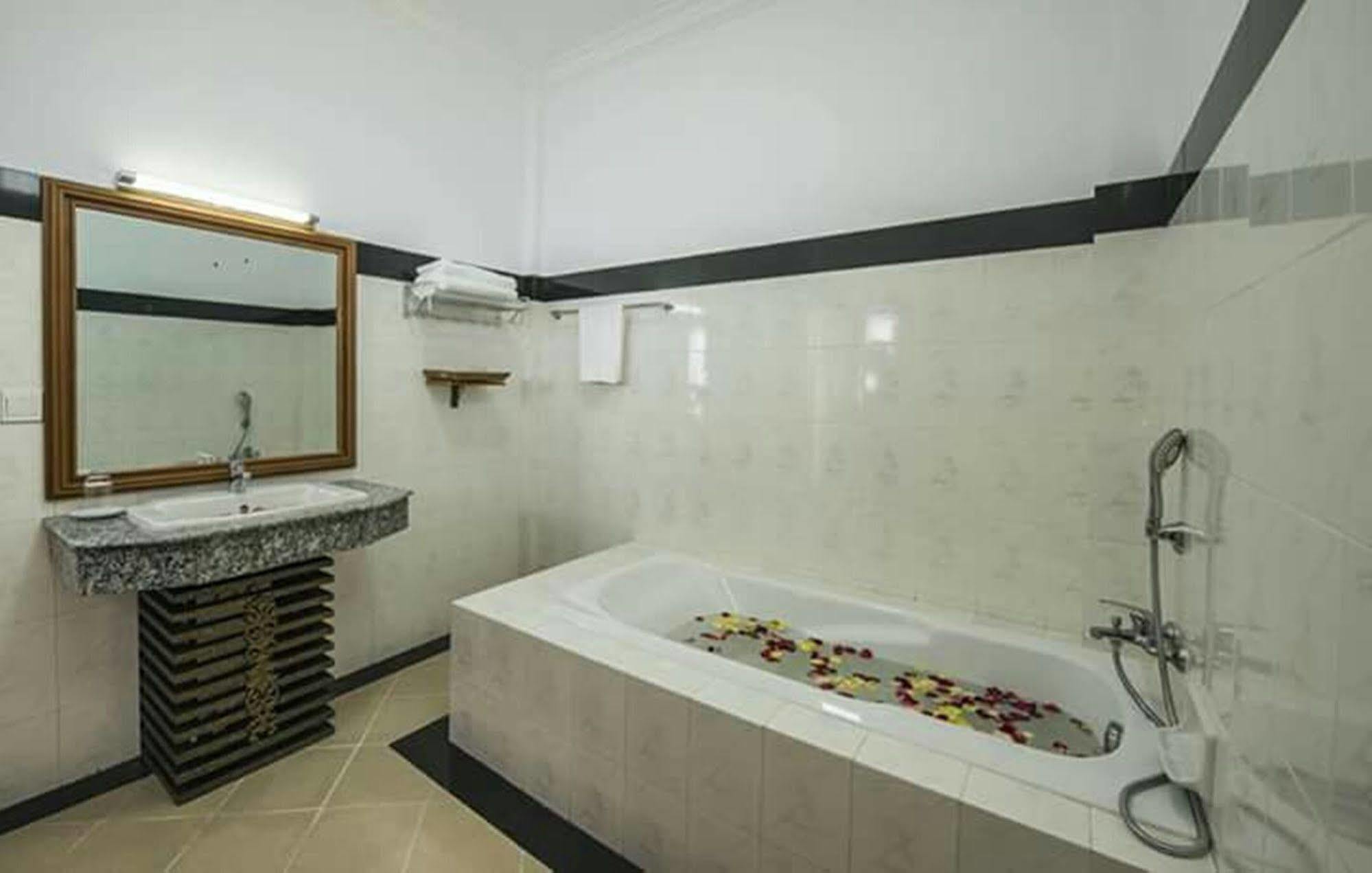 Hotel Shwe Nann Htike Пин О Луин Екстериор снимка