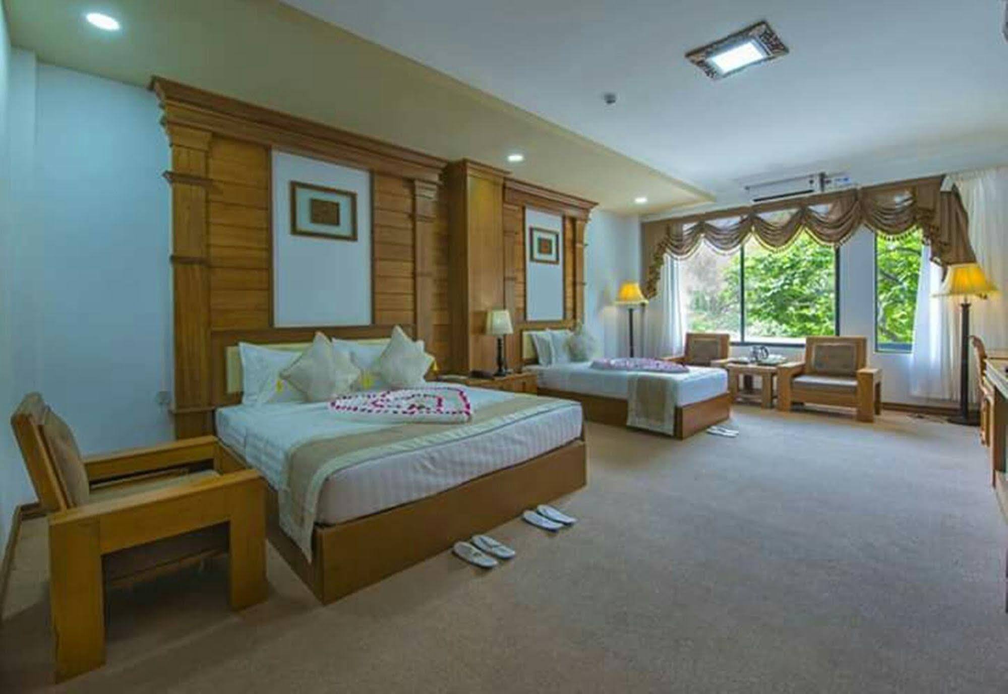 Hotel Shwe Nann Htike Пин О Луин Екстериор снимка